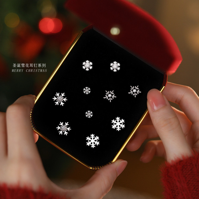 S925 Sterling Silver Snowflake Series Earrings for Women Fashionable Light Luxury Design Christmas Autumn Winter High-Quality Earrings Gift Wholesale