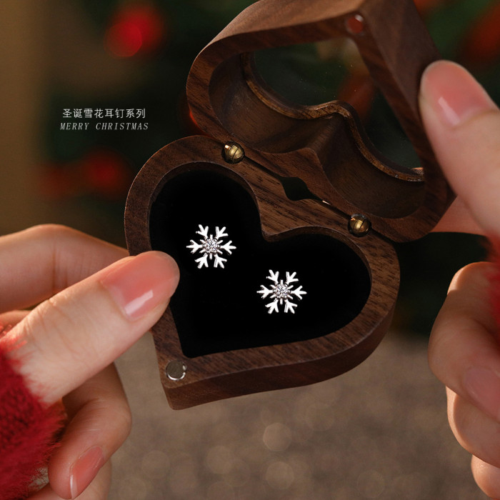 S925 Sterling Silver Snowflake Series Earrings for Women Fashionable Light Luxury Design Christmas Autumn Winter High-Quality Earrings Gift Wholesale