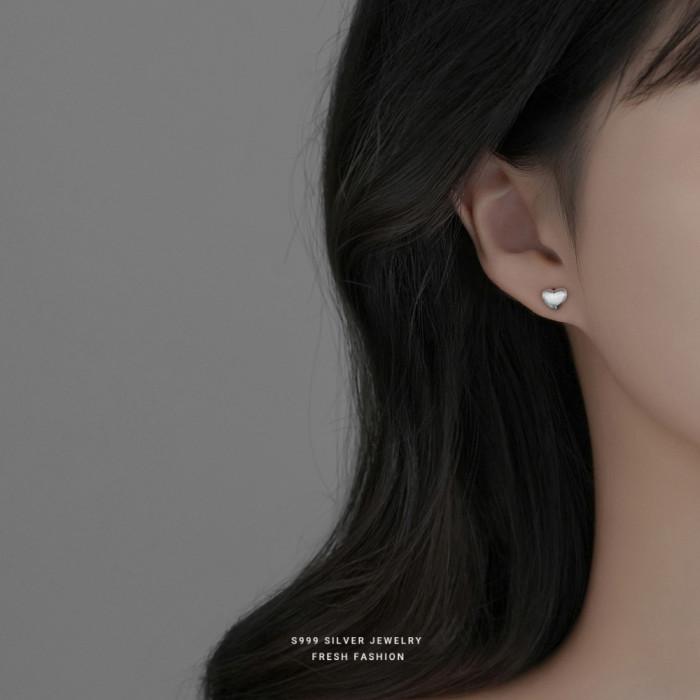 S999 Pure Silver Brushed Heart Earrings for Women Simple Versatile Petite Cute Niche Design Sense Elegant Earrings Wholesale