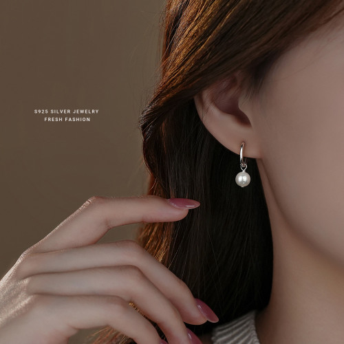 S925 Sterling Silver Round Bead Earrings French Retro Ear Clips for Women Simple Light Luxury High-end Synthetic Pearl Hoop Earrings