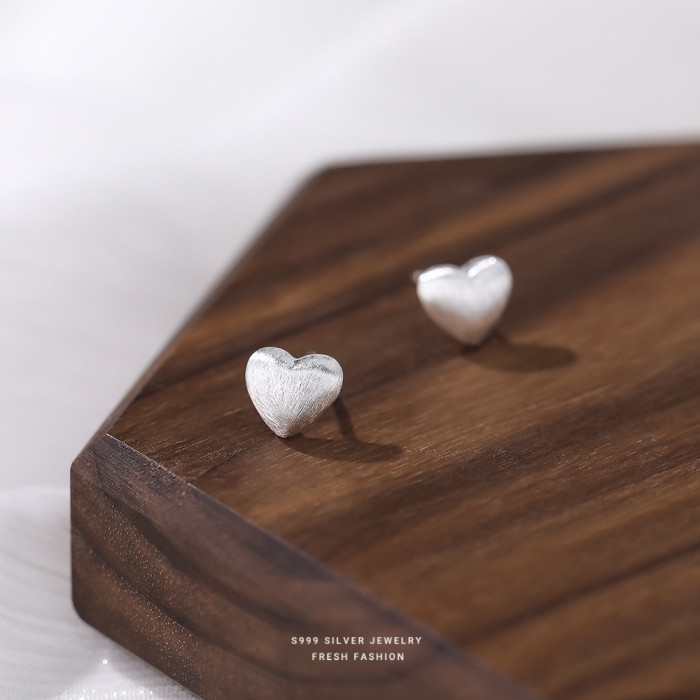 S999 Pure Silver Brushed Heart Earrings for Women Simple Versatile Petite Cute Niche Design Sense Elegant Earrings Wholesale