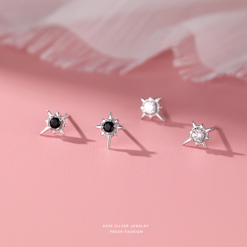 S999 Pure Silver Eight-Pointed Star Earrings for Women Fashionable Light Luxury Star Earrings Niche Black and White Inlaid Zircon Ear Piercing Care
