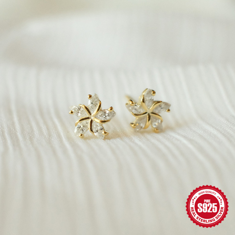 S925 Sterling Silver 18K Gold Plated Mini Flower Stud Earrings Korean and Japanese Style Simple Versatile Personality Earrings for Women