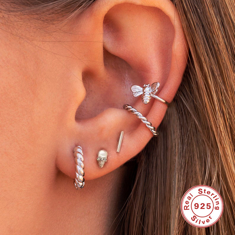 S925 Sterling Silver Single Skull Head Diamond-Studded Piercing Threaded Earrings European and American Fashion Creative INS Ear Bone Studs