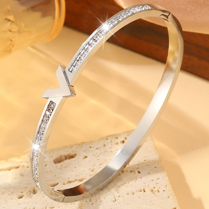New Titanium Steel Bracelet for Women, Square Stone-Inlaid V Letter, High-End Stainless Steel Bracelet, Luxurious J...