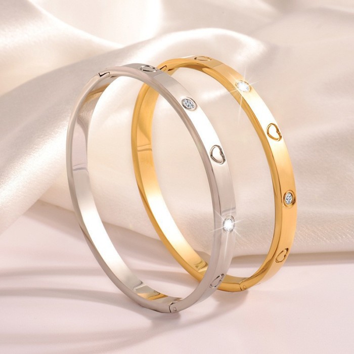 Fashion Simple Titanium Steel Bracelet Heart Stone-Inlaid Bracelet for Women High-end Gold-Plated 18K Stainles...