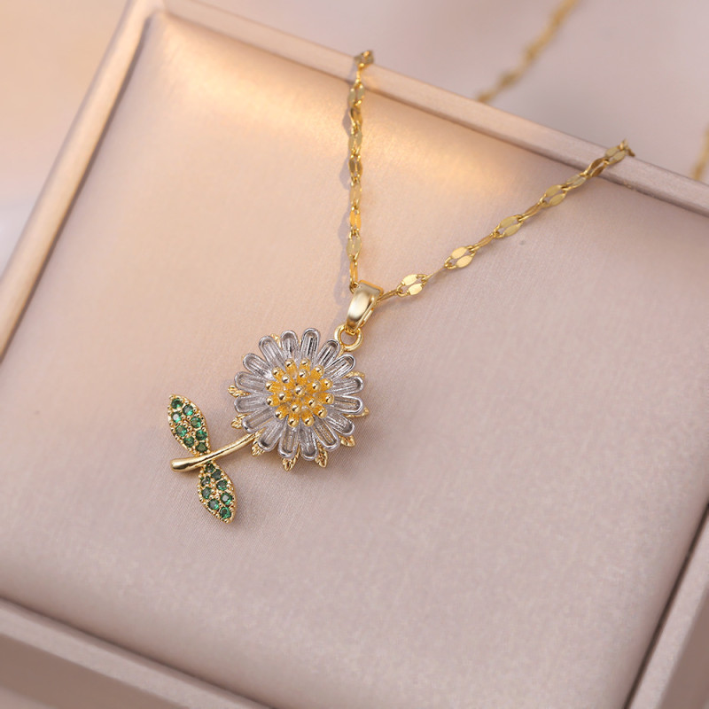 Titanium Steel Necklace for Women Korean Version Simple Rotating Sunflower Pendant Fashion Ins Style Personality Collarbone Chain Zircon Wholesale