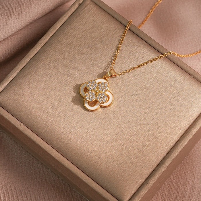Necklace for Women, Internet Celebrity Style, Versatile, Niche, Sweet, High-End Rotating Necklace and Ring Set, Wholesale Accessories