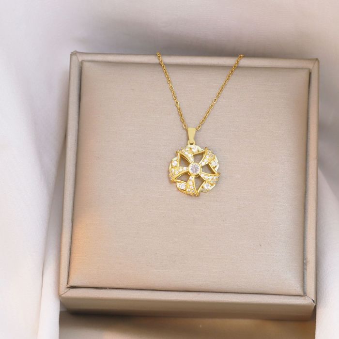 Necklace for Women Cross-Border Rotatable Flower Necklace Design European and American New Style Titanium Steel Clavicle Chain Pendant Jewelry Accessories for Women