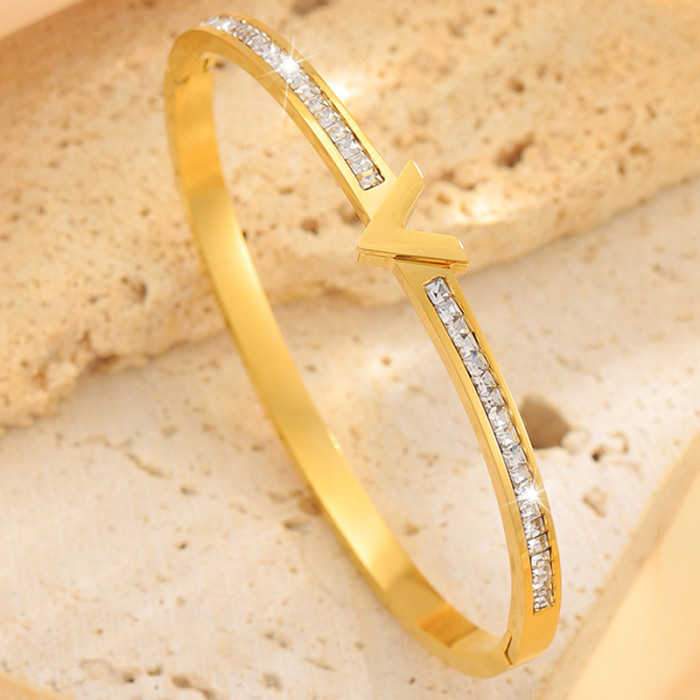New Titanium Steel Bracelet for Women, Square Stone-Inlaid V Letter, High-End Stainless Steel Bracelet, Luxurious J...