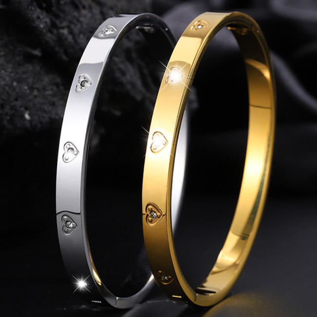 Titanium Steel Bracelet Heart Six Diamond Stainless Steel Bracelet for Women High-end Fashionable European and American Non-fading Bangle