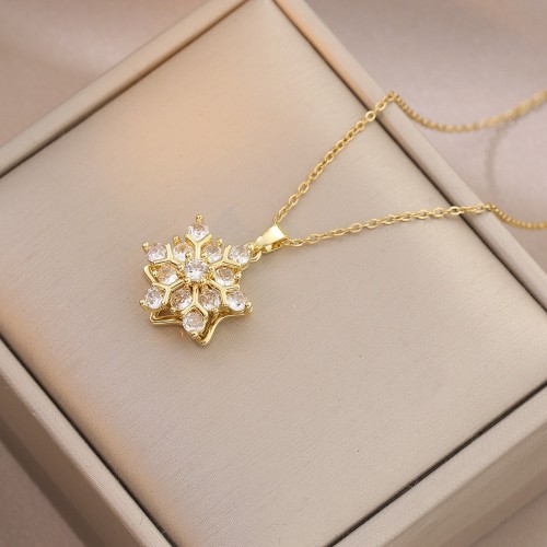 Necklace for Women, Internet Celebrity Snowflake Rotating Zircon Flower, Niche European and American New Design Pendant, Elegant Titanium Steel Necklace