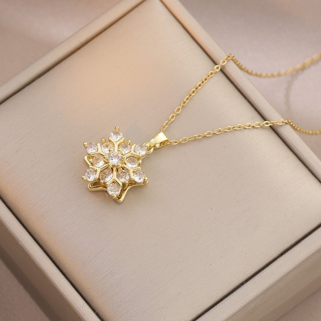 Necklace for Women, Internet Celebrity Snowflake Rotating Zircon Flower, Niche European and American New Design Pendant, Elegant Titanium Steel Necklace