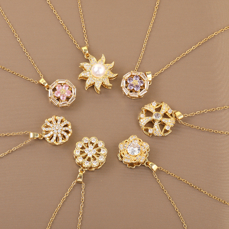 Necklace for Women, Internet Celebrity Heart Zircon Flower, Niche European and American New Design Sense Pendant, Elegant Rotating Titanium Steel Necklace