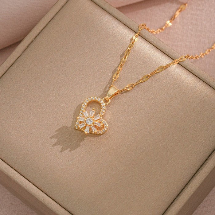 Necklace for Women Rotating Heart Necklace Fashion Titanium Steel Clavicle Chain Rotatable Pendant Internet Celebrity...