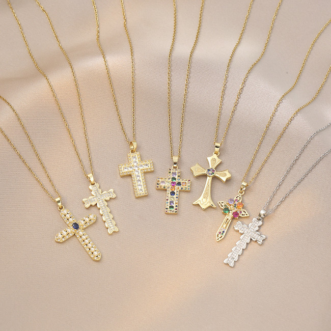 Design Cross Necklace for Women, Vintage Personality Simple European and American Style Zircon Niche Titanium Steel Necklace Clavicle Chain