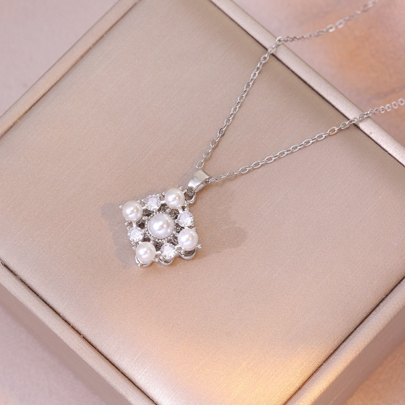 Necklace for Women, Internet Celebrity, Cross-Border, Rotating Zircon Flower, Niche Fashion, New Design Sense, Pendant, Elegant Titanium Steel Necklace