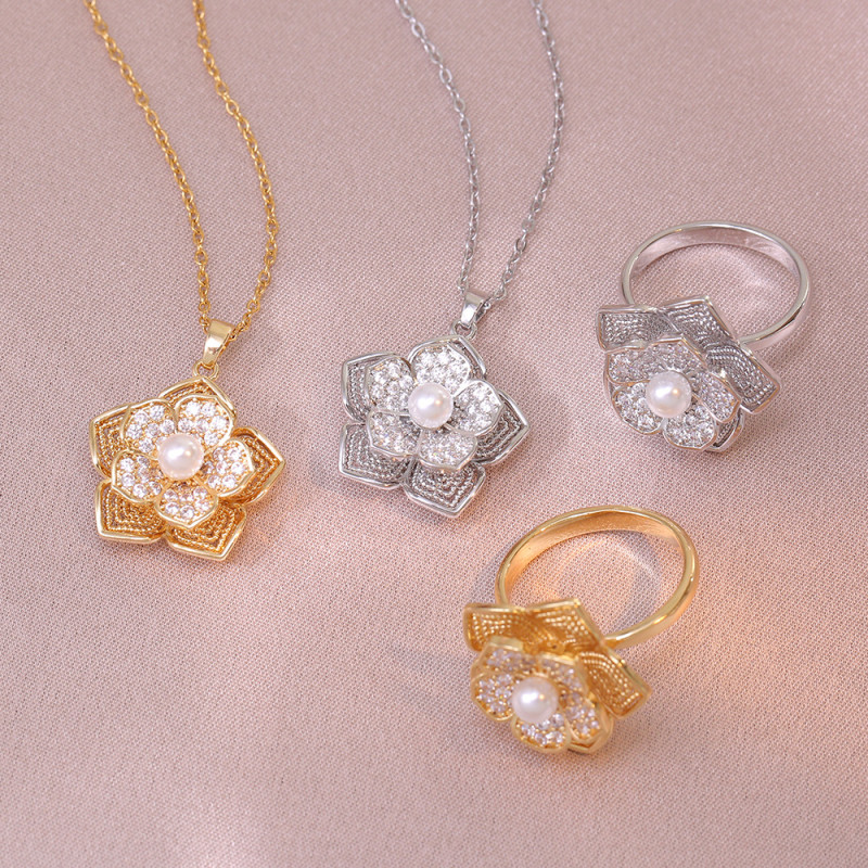 Necklace for Women Internet Celebrity Cross-Border Zircon Flower Niche New Design Sense Elegant Set Sunflower Titanium Steel Necklace