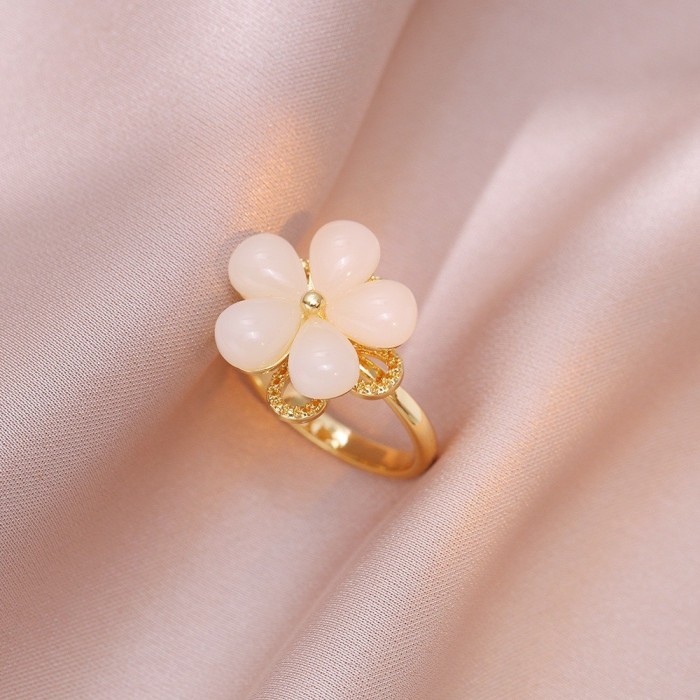 Necklace for Women, Internet Celebrity Style, Versatile, Niche, Sweet, High-End Rotating Necklace and Ring Set, Wholesale Accessories