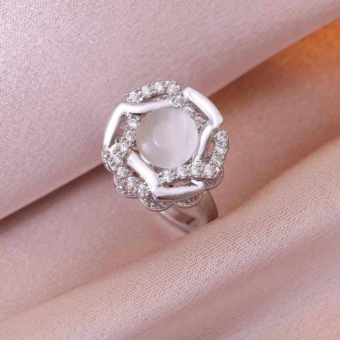 Necklace for Women, Internet Celebrity Style, Versatile, Niche, Sweet, High-End Rotating Necklace and Ring Set, Wholesale Accessories