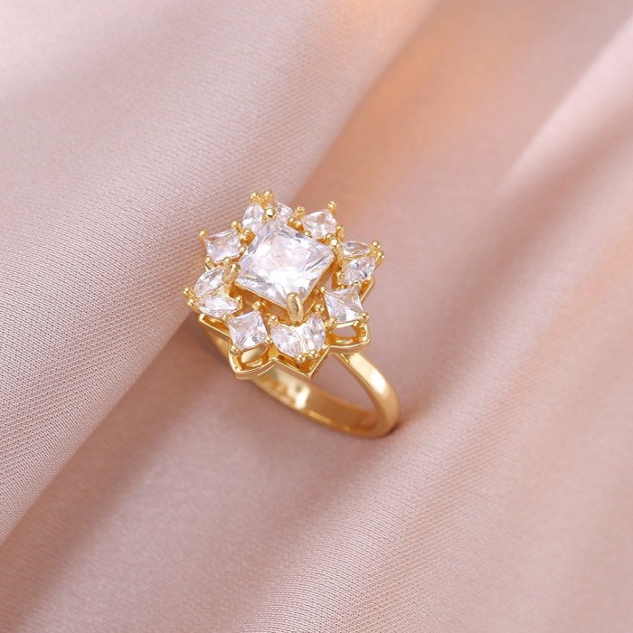 Necklace for Women, Internet Celebrity Style, Versatile, Niche, Sweet, High-End Rotating Necklace and Ring Set, Wholesale Accessories