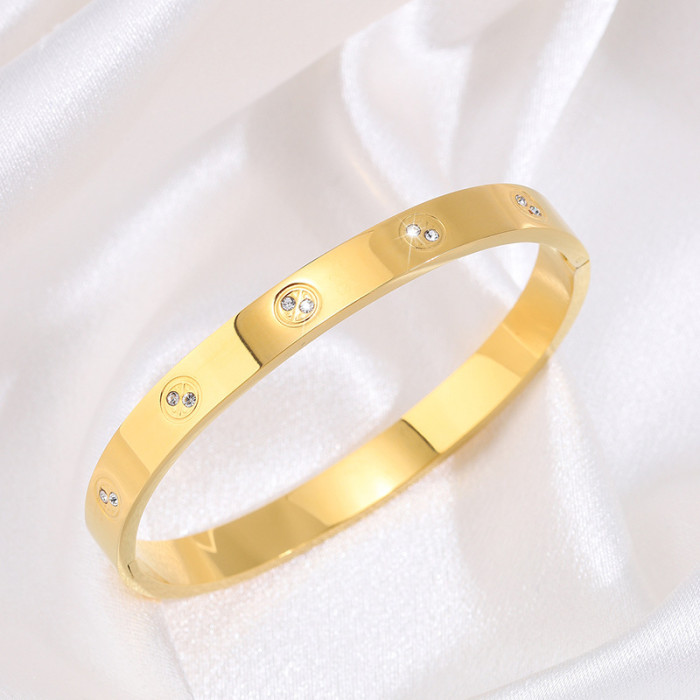 Fashion Stone-Studded Titanium Steel Bracelet for Women, High-End Feel, 18K Gold Plated, Niche Design, Versatile Br...