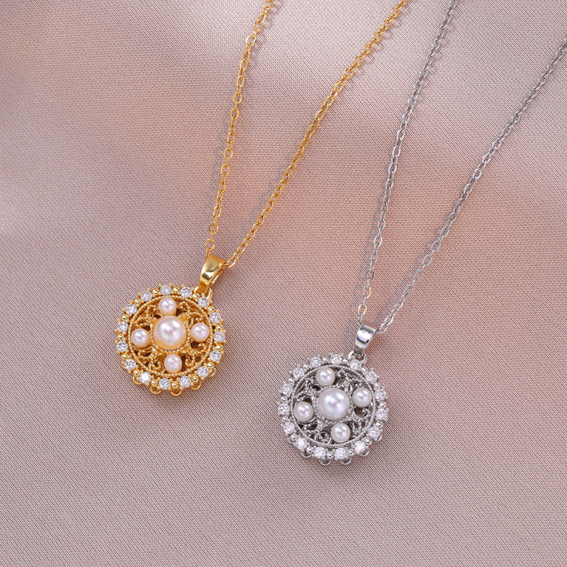 Necklace for Women Cross-Border Internet Celebrity Four-Leaf Flower Zircon Flower Niche New Design Pendant Elegant Titanium Steel Necklace