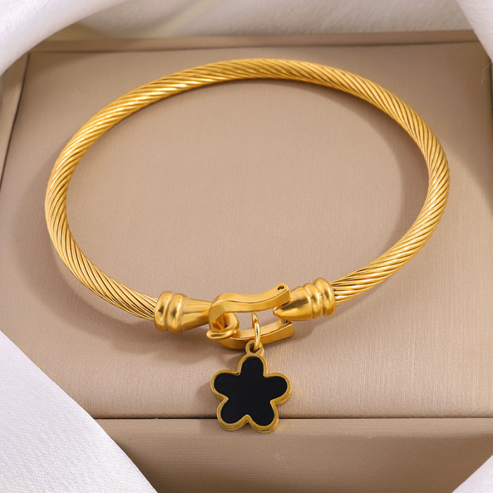 Fashion European and American Style Stainless Steel Bracelet Personality Simple Five-Leaf Flower Horseshoe Buckle Bracelet for Women Light Luxury High-End Twist Bracelet