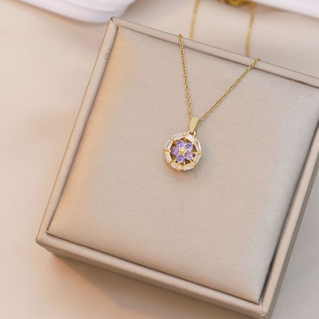 Necklace for Women, Internet Celebrity Five-Petal Flower Zircon Flower, Niche New Design Pendant, Elegant Cross-Border Rotating Titanium Steel Necklace