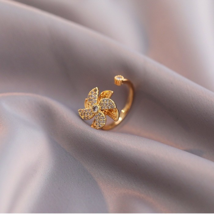 Necklace for Women, Internet Celebrity Style, Versatile, Niche, Sweet, High-End Rotating Necklace and Ring Set, Wholesale Accessories