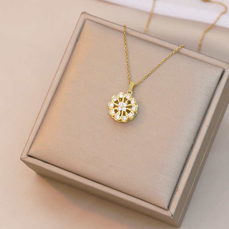 Necklace for Women Cross-Border Rotatable Snowflake Necklace Design European and American New Style Titanium Steel Collarbone Chain Pendant Jewelry Accessories for Women