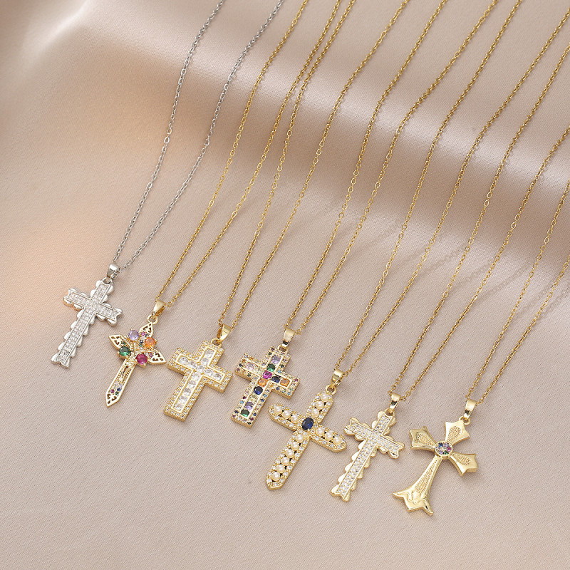 Design Cross Necklace for Women, Vintage Personality Simple European and American Style Zircon Niche Titanium Steel Necklace Clavicle Chain