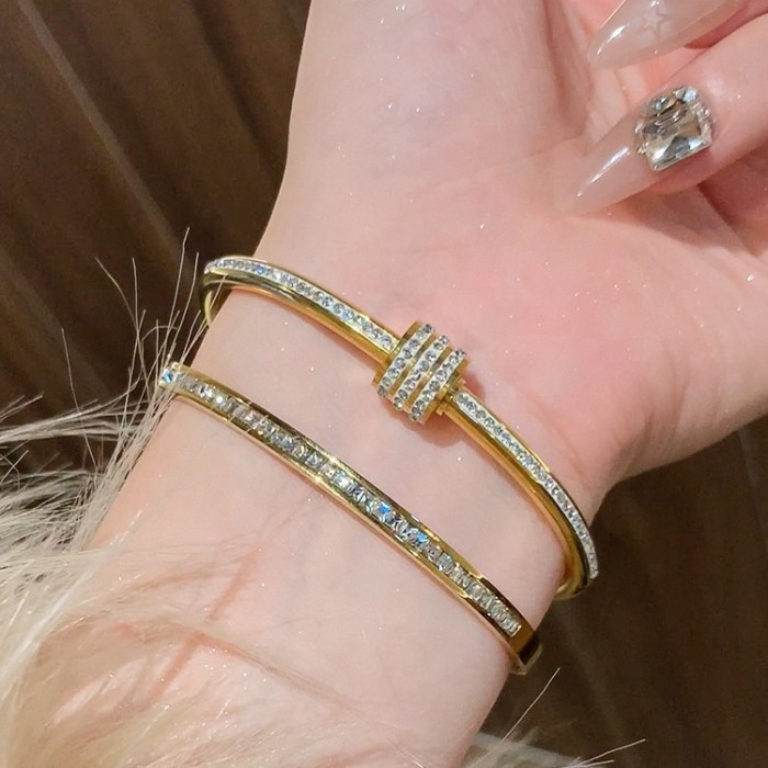 Titanium Steel Bracelet for Women, High-End Feel, Non-Fading Bangle, Starry Sky, Slim Waist Bracelet, Couple Jewelry...