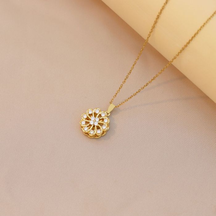 Necklace for Women Cross-Border Rotatable Snowflake Necklace Design European and American New Style Titanium Steel Collarbone Chain Pendant Jewelry Accessories for Women