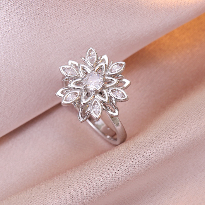 Necklace for Women, Internet Celebrity Rotating Zircon Flower, Niche Fashion New Design Pendant, Elegant Set, Titanium Steel Necklace