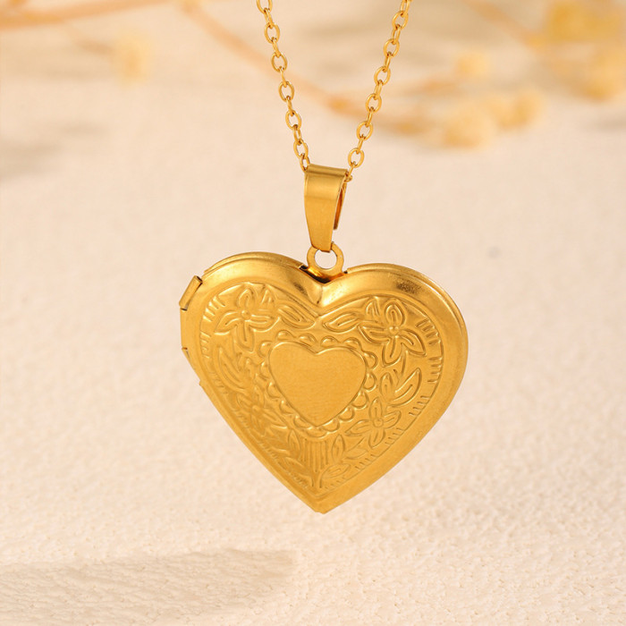 Stainless Steel Necklace for Women, Light Luxury High-End Feel, Heart Photo Frame Necklace, Non-Fading, Heart-Shaped, Exquisite Carving, Openable Photo Frame