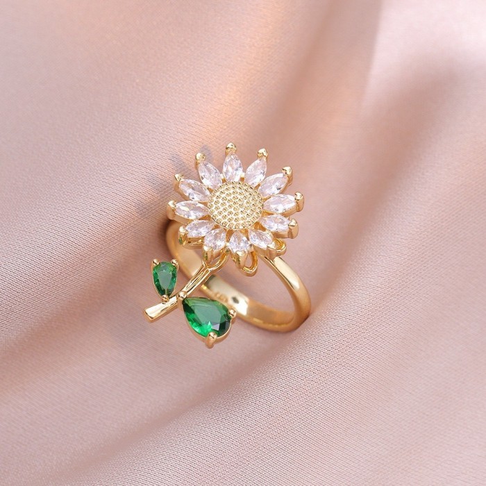 Necklace for Women, Internet Celebrity Style, Versatile, Niche, Sweet, High-End Rotating Necklace and Ring Set, Wholesale Accessories