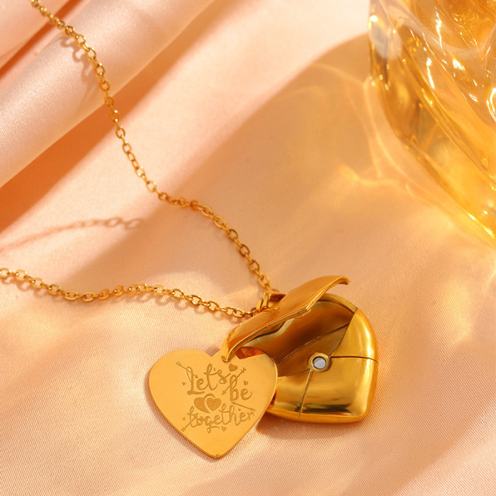 Cross-Border Hot-Selling 18K Gold Heart-Shaped Openable Titanium Steel Necklace European and American Style Personality Simple Collarbone Chain Pendant Necklace