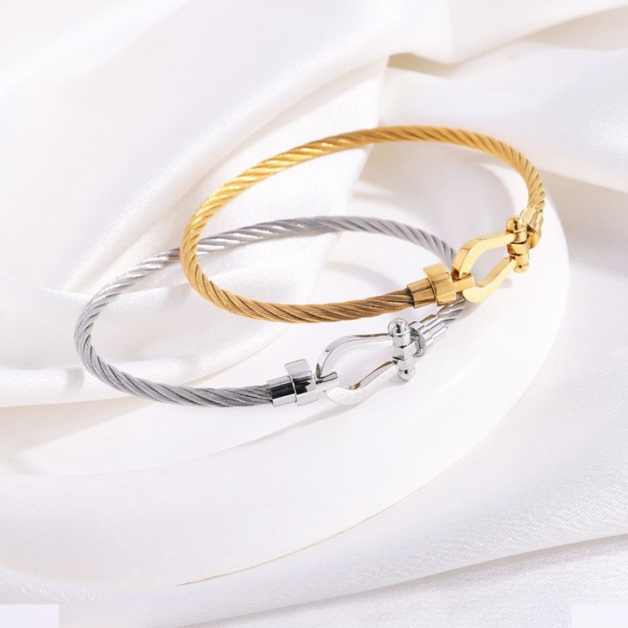 Titanium Steel Bracelet Magnetic Threaded Horseshoe Stainless Steel Bracelet for Women High-end Fashion Simple Non-fa...