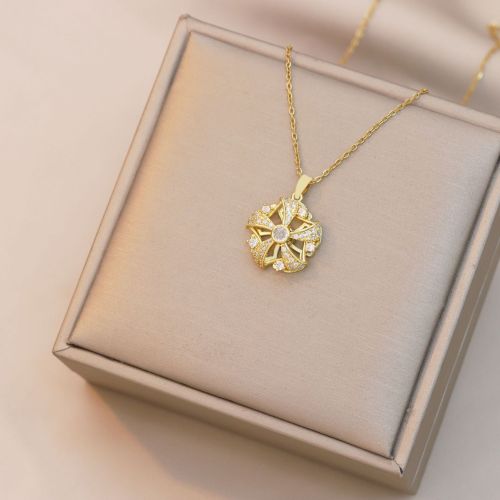 Necklace for Women Cross-Border Rotatable Flower Necklace Design European and American New Style Titanium Steel Clavicle Chain Pendant Jewelry Accessories for Women