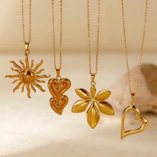 18K Gold Plated Niche Retro Titanium Steel Collarbone Chain Cross-Border European and American Exaggerated Heart Sun Stainless Steel Necklace Wholesale