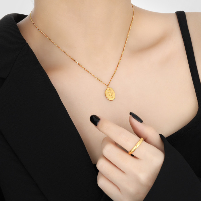 Korean and Japanese Style New Rose Flower Pendant Necklace for Women, Niche Design, Titanium Steel Plated, High-end Clavicle Chain
