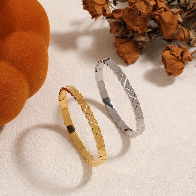 European and American Cross-Border Hot-Selling Niche Simple Luxury Diamond Pattern Cross-Stacked Titanium Steel Bracelet Fashionable Personality Bracelet