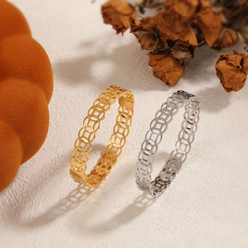 New Chinese Style National Trend Niche Simple Hollow Ancient Copper Coin Bracelet for Women Fashionable Personality High-end Titanium Steel Bracelet