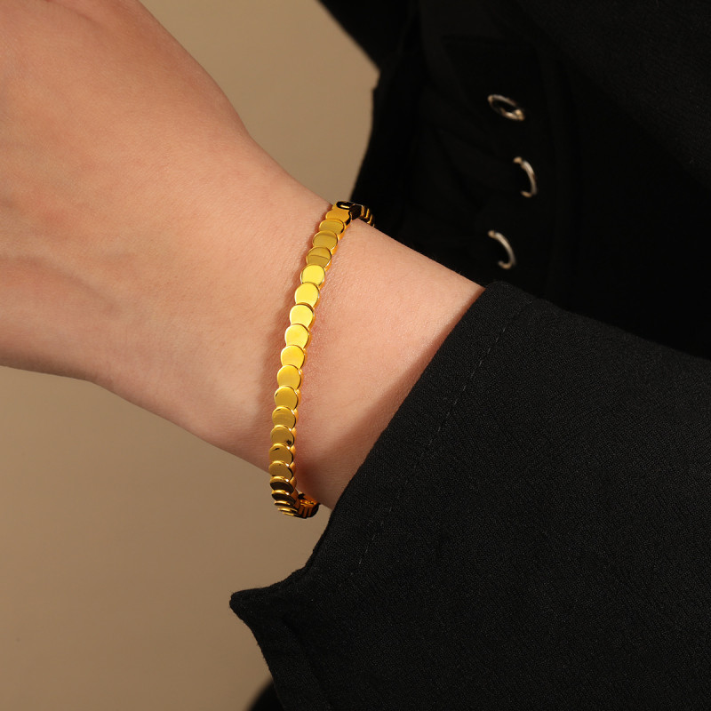 European and American INS High-End Multi-Layered Scale Bracelet Unique Niche Design Titanium Steel Electroplated PVD Gold Hand Jewelry