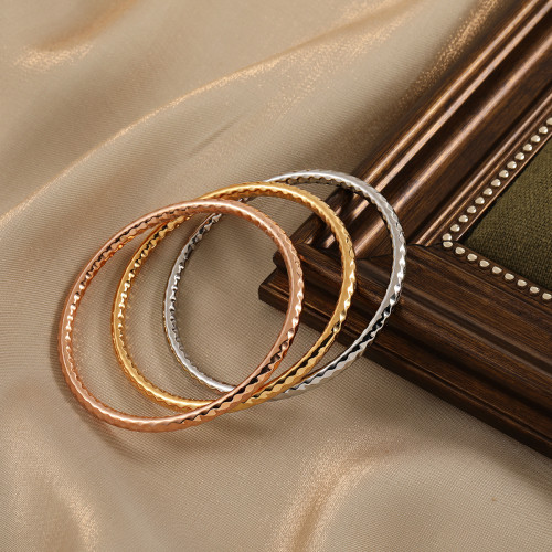 French Style New Niche High-End Artistic Retro Diamond Hammer Pattern Bracelet for Women Fashionable Personality Titanium Steel Bangle