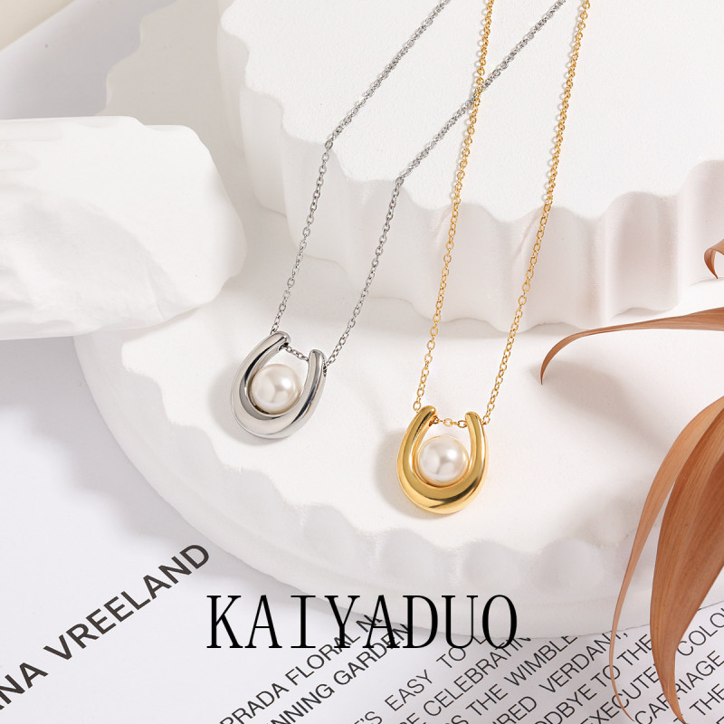 Korean Version New Niche U-shaped Pearl Pendant Necklace for Women Fashionable Personality Versatile Gold-plated Titanium Steel Collarbone Chain