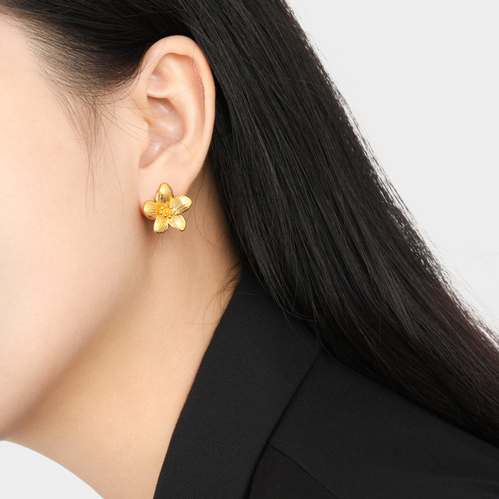 French Retro New Style Elegant Niche Ins Style Camellia Earrings for Women Fashionable Personality High-end Titanium...