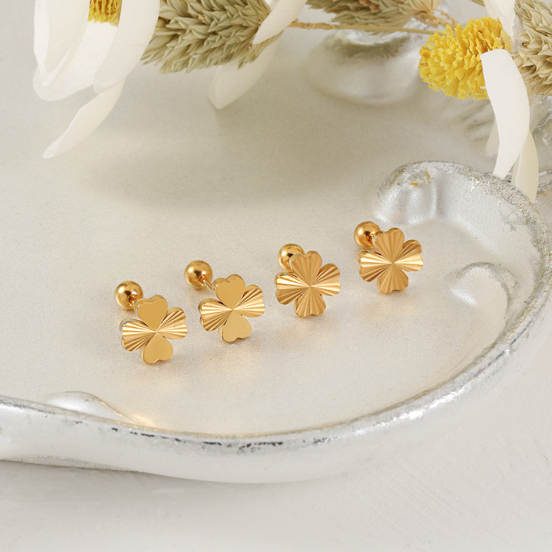Korean Style Ins Niche Design Half Laser Four-Leaf Clover Heart Ear Bone Stud for Women Fashionable Personality Titanium Steel Earrings
