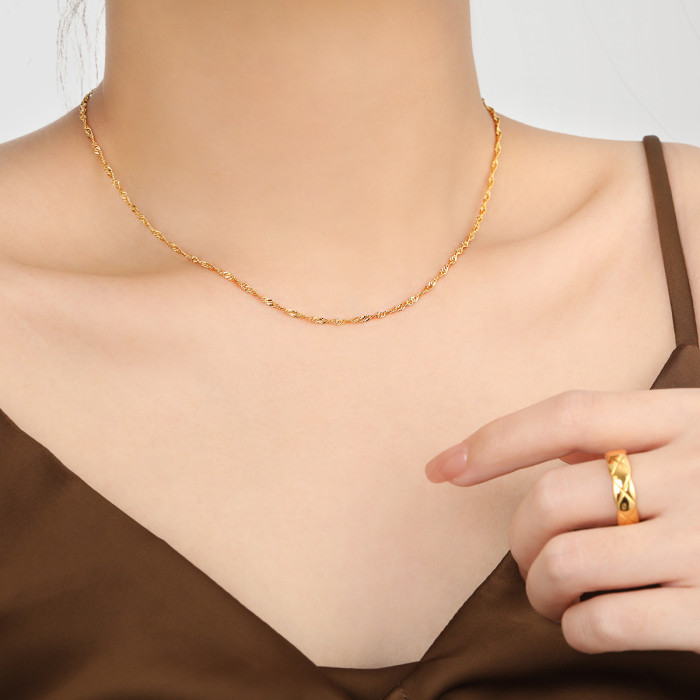 Korean Fashion New Water Ripple Necklace for Women, Unique High-end Gold-plated Titanium Steel Collarbone Chain with Pendant